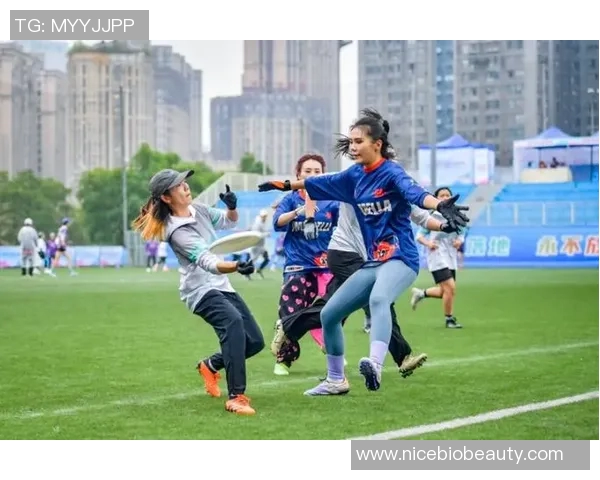 成都飞盘队速度之争引发热议赛场表现与战术分析成焦点 成都飞盘队速度之争引发热议赛场表现与战术分析成焦点