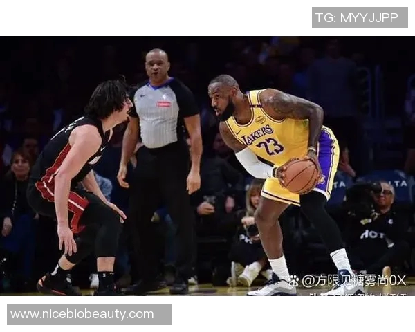 2003年NBA季后赛魔术队与骑士队激战回顾与精彩瞬间分析