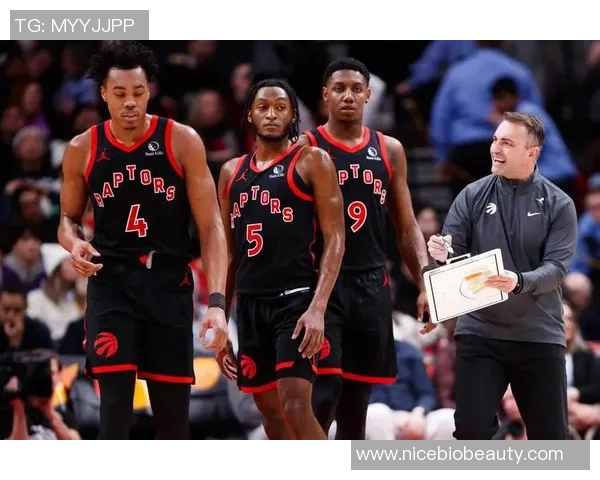 2007年NBA季后赛火箭对马刺精彩直播回顾与分析