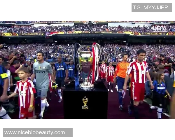 2010年热刺与国米巅峰对决回顾：欧冠经典战役的传奇瞬间